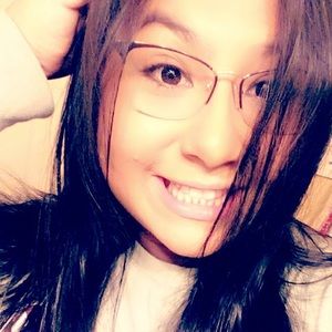 Meet your Posher, Daniela